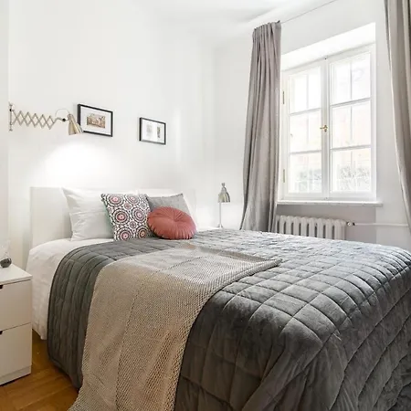 Rent Like - Mostowa 11 Warszawa